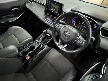 Toyota Corolla 1.8 VVT-h Design CVT Euro 6 (s/s) 5dr