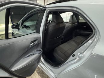 Toyota Corolla 1.8 VVT-h Design CVT Euro 6 (s/s) 5dr