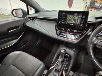 Toyota Corolla 1.8 VVT-h Design CVT Euro 6 (s/s) 5dr