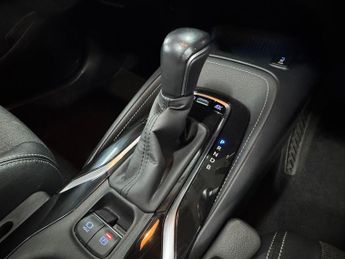 Toyota Corolla 1.8 VVT-h Design CVT Euro 6 (s/s) 5dr