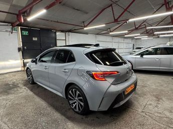 Toyota Corolla 1.8 VVT-h Design CVT Euro 6 (s/s) 5dr