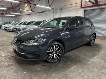 Volkswagen Golf TDi 1.6 TDI SE Nav Euro 6 (s/s) 5dr