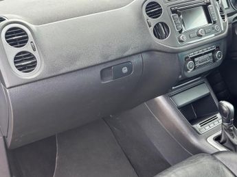 Volkswagen Tiguan 2.0 TDI BlueMotion Tech Match DSG 4WD Euro 5 (s/s) 5dr