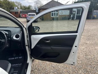 Toyota AYGO 1.0 VVT-i x-trend Funroof x-shift Euro 6 5dr