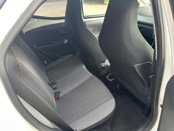 Toyota AYGO 1.0 VVT-i x-trend Funroof x-shift Euro 6 5dr