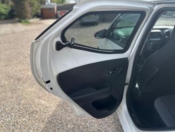 Toyota AYGO 1.0 VVT-i x-trend Funroof x-shift Euro 6 5dr