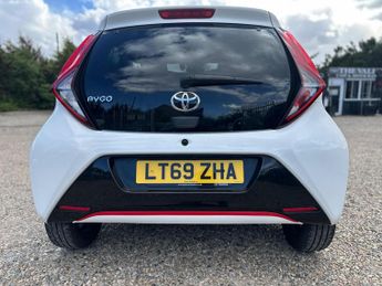 Toyota AYGO 1.0 VVT-i x-trend Funroof x-shift Euro 6 5dr