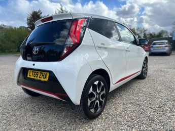 Toyota AYGO 1.0 VVT-i x-trend Funroof x-shift Euro 6 5dr