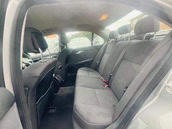 Mercedes-Benz C Class 2.1 C220 CDI BlueEfficiency SE Euro 5 (s/s) 4dr