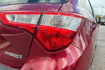 Toyota Yaris 1.5 Hybrid Icon Tech 5dr CVT