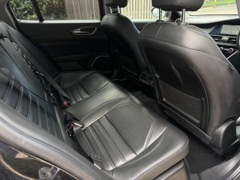 Alfa Romeo Giulia 2.2 TD Lusso Ti Auto Euro 6 (s/s) 4dr