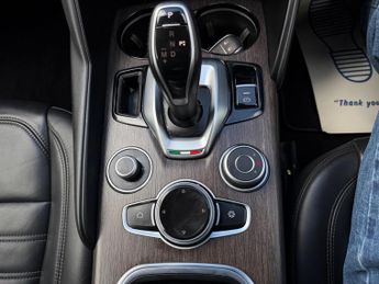 Alfa Romeo Giulia 2.2 TD Lusso Ti Auto Euro 6 (s/s) 4dr