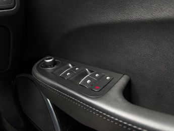 Alfa Romeo Giulia 2.2 TD Lusso Ti Auto Euro 6 (s/s) 4dr