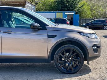 Land Rover Discovery Sport 2.0 TD4 HSE Black Auto 4WD Euro 6 (s/s) 5dr