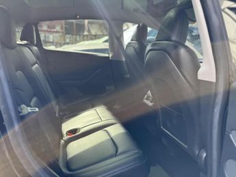 Tesla Model Y (Dual Motor) Long Range Auto 4WDE 5dr