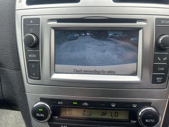 Toyota Avensis 1.8 V-Matic Icon Business Edition Tourer Euro 5 5dr