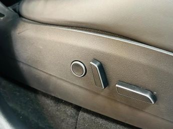 Tesla Model Y (Dual Motor) Long Range Auto 4WDE 5dr