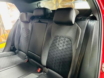 Volkswagen Golf 1.5 eTSI MHEV R-Line DSG Euro 6 (s/s) 5dr
