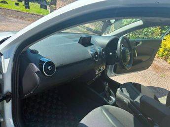 Audi A1 1.4 TFSI Sport Hatchback 3dr Petrol S Tronic Euro 5 (s/s) (122 p