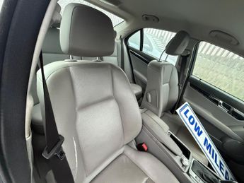 Mercedes-Benz C Class 1.8 C180 Kompressor Classic SE Saloon 4dr Petrol Automatic (193 