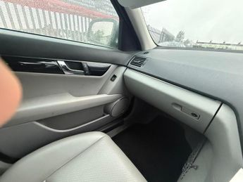 Mercedes-Benz C Class 1.8 C180 Kompressor Classic SE Saloon 4dr Petrol Automatic (193 