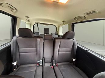 Nissan Serena HYBRID MPV 8 SEATS AUTOMATIC