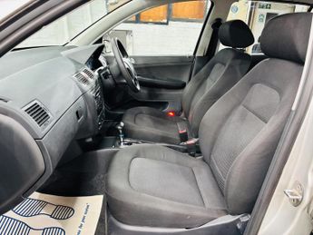 Skoda Fabia 1.4 16V Comfort Hatchback 5dr Petrol Automatic (161 g/km, 75 bhp