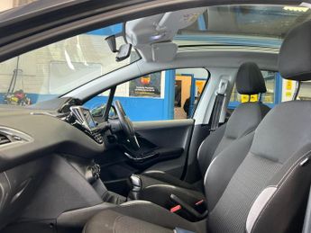 Peugeot 208 1.2 VTi PureTech Style Hatchback 5dr Petrol Manual Euro 6 (82 ps