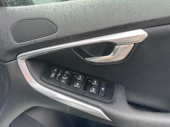 Volvo V40 1.6 D2 SE Euro 5 (s/s) 5dr
