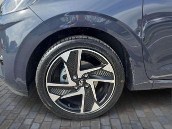 Hyundai i10 1.2 Premium Hatchback 5dr Petrol Auto Euro 6 (s/s) (79 ps)