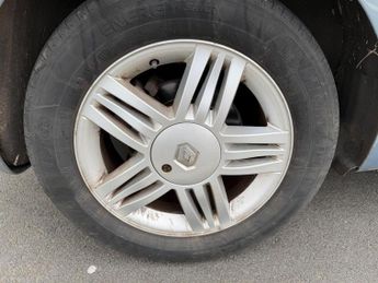 Renault Grand Scenic 2.0 VVT Privilege MPV 5dr Petrol Automatic (205 g/km, 136 bhp)