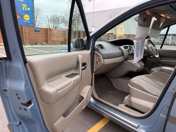 Renault Grand Scenic 2.0 VVT Privilege MPV 5dr Petrol Automatic (205 g/km, 136 bhp)