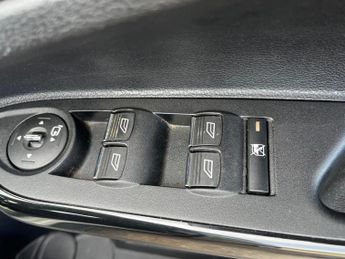 Ford B-Max 1.6 Titanium MPV 5dr Petrol Powershift Euro 5 (105 ps)