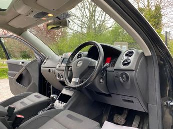 Volkswagen Tiguan 2.0 TSI Sport Auto 4WD Euro 4 5dr