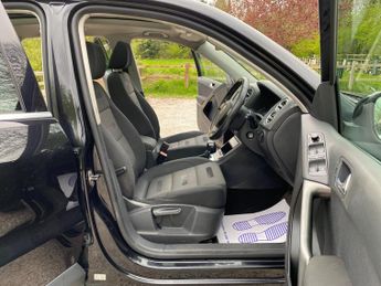 Volkswagen Tiguan 2.0 TSI Sport Auto 4WD Euro 4 5dr