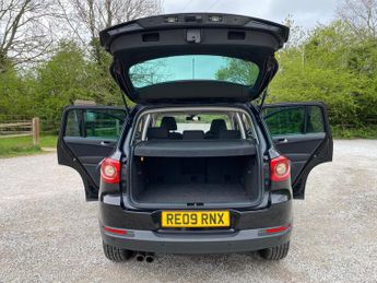 Volkswagen Tiguan 2.0 TSI Sport Auto 4WD Euro 4 5dr