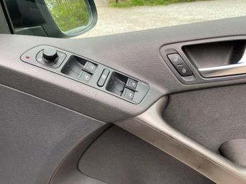 Volkswagen Tiguan 2.0 TSI Sport Auto 4WD Euro 4 5dr