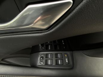 Jaguar I-Pace EV400 HSE