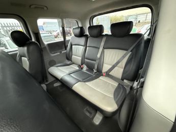 Hyundai i800 2.5 CRDi Style Auto Euro 5 5dr