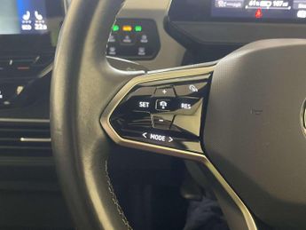 Volkswagen ID.3 Pro Performance 58kWh Family Hatchback 5dr Electric Auto (204 ps