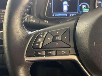 Nissan Leaf 39kWh Tekna Hatchback 5dr Electric Auto (150 ps)