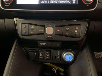 Nissan Leaf 39kWh Tekna Hatchback 5dr Electric Auto (150 ps)