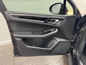 Porsche Macan 3.0 TD V6 S PDK 4WD Euro 6 (s/s) 5dr