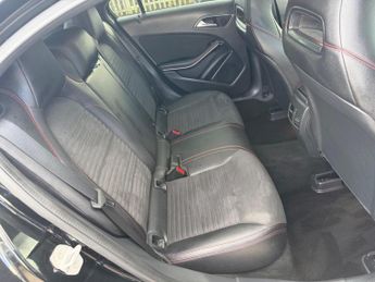 Mercedes-Benz A Class 2.1 A200d AMG Line (Premium) 7G-DCT Euro 6 (s/s) 5dr