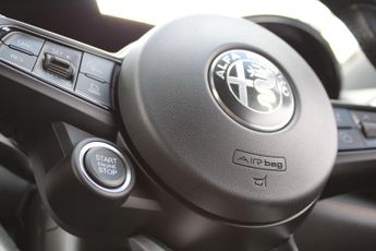 Alfa Romeo Tonale 1.5 VGT MHEV Ti DCT Euro 6 5dr