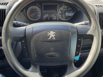 Peugeot Boxer 2.2 HDi 333 L1 H1 4dr