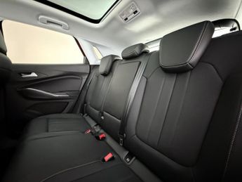 Vauxhall Grandland X 1.2 Turbo Elite Nav Premium Auto Euro 6 (s/s) 5dr
