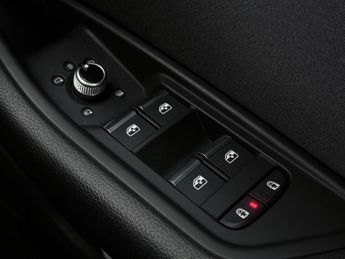 Audi A4 2.0 TFSI 35 Technik S Tronic Euro 6 (s/s) 4dr