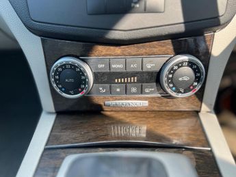 Mercedes-Benz C Class 2.1 C220 CDI BlueEfficiency Elegance Auto Euro 5 4dr