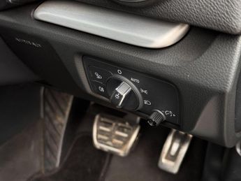 Audi A3 2.0 TFSI Black Edition Sportback S Tronic quattro Euro 6 (s/s) 5